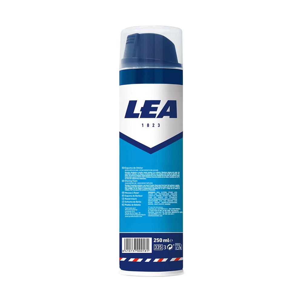 LEA Espuma de Afeitar Clásica para Hombre LEA Frasco x 1 La espuma de afeitar LEA es una espuma cremosa que hidrata y suaviza las capas superficiales de la piel y permite un afeitado rápido, cuidadoso y confortable. Su alto contenido en Glicerina mejora el