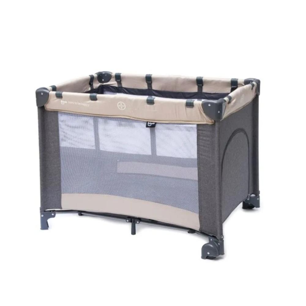 Cuna Corral Bebe Bium Nap Nap Gris Beige - Corral Viajero Bium Unidad x 1 El Corral Nap Nap en color Gris es la solución perfecta para mantener a tu bebé seguro y cómodo mientras realizas tus actividades diarias. Diseñado pensando en la comodidad del pequeño y la practicida